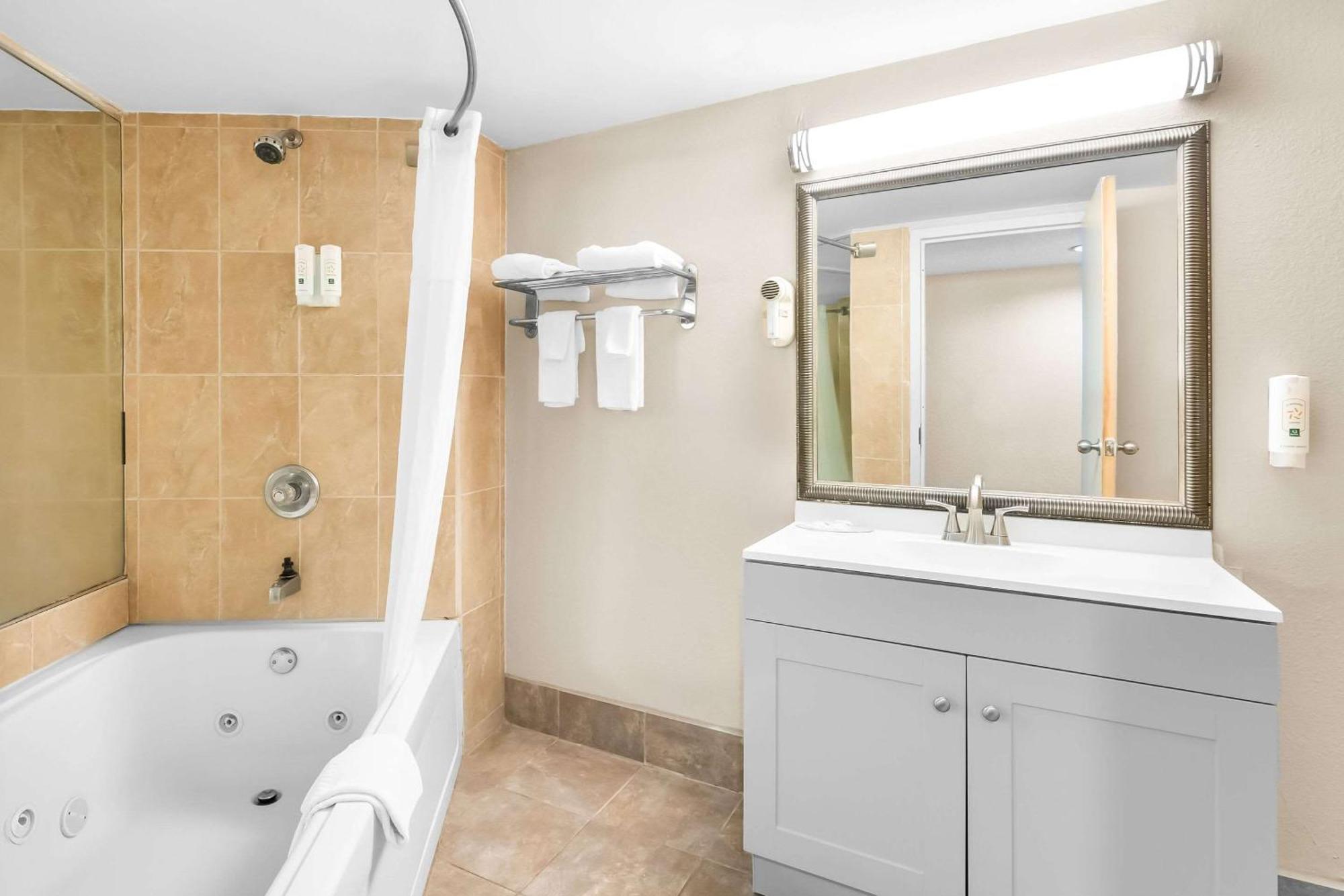 Quality Inn Selma - Smithfield Εξωτερικό φωτογραφία